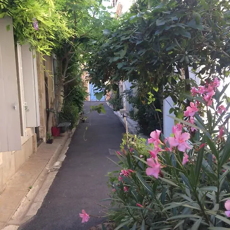 La Petite Glycine Holiday home *